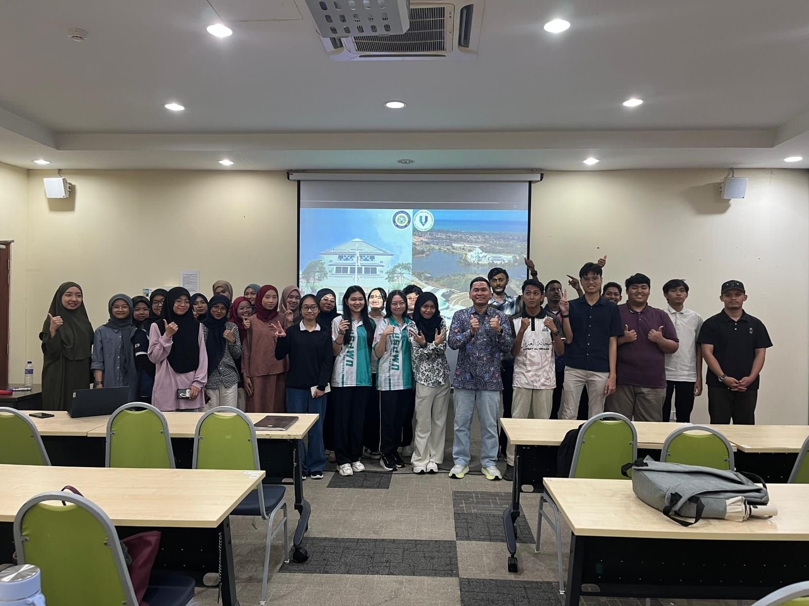 Read more about the article Kunjungan Akademik ke UMPSA, Malaysia: Memperkuat Kolaborasi Internasional  Pada tanggal 7–10 Desember 2025, saya berkesempatan melakukan kunjungan akademik ke Universiti Malaysia Pahang Al-Sultan